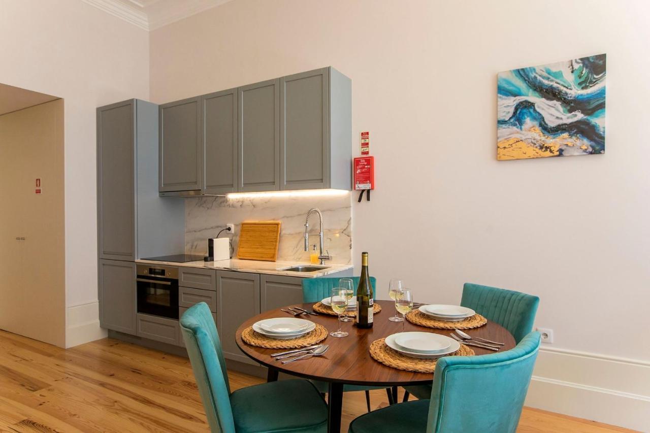 Lovelystay - 2Br Flat With Ac In Duque De Loule Porto Exterior foto