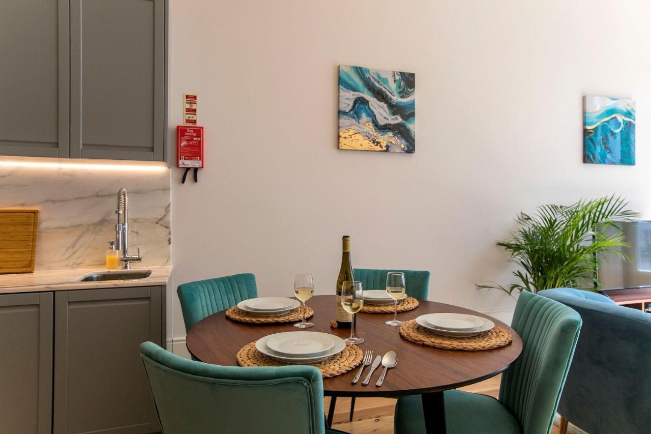 Lovelystay - 2Br Flat With Ac In Duque De Loule Porto Exterior foto
