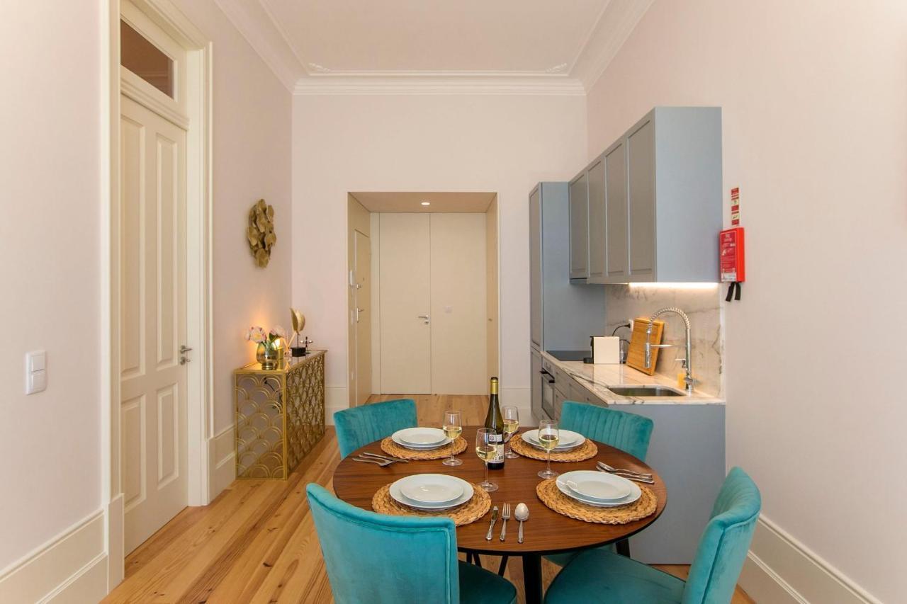 Lovelystay - 2Br Flat With Ac In Duque De Loule Porto Exterior foto