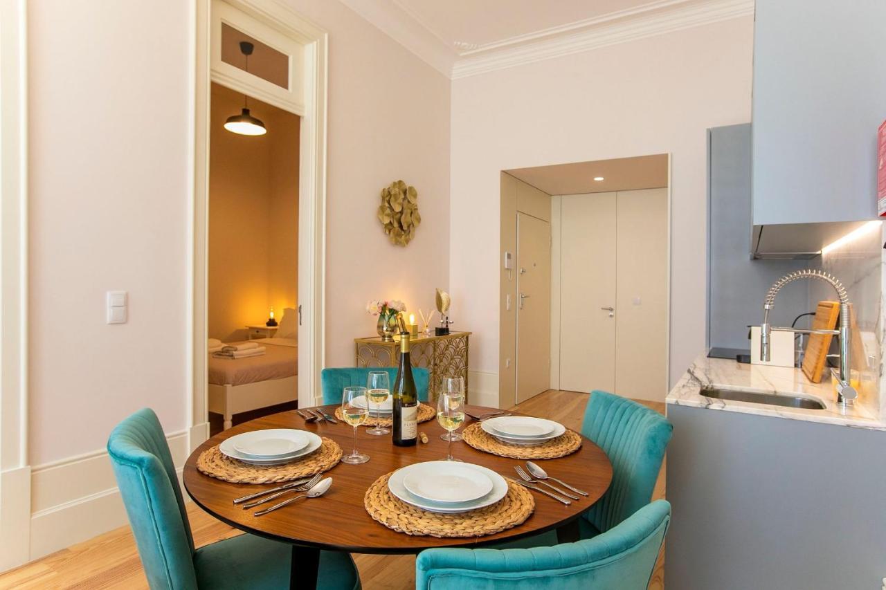 Lovelystay - 2Br Flat With Ac In Duque De Loule Porto Exterior foto